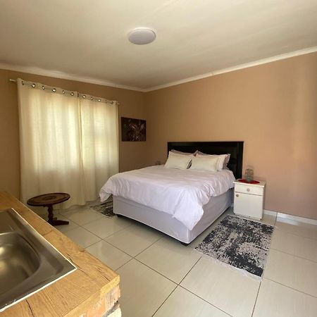 Inecia'S B & B Uis 外观 照片